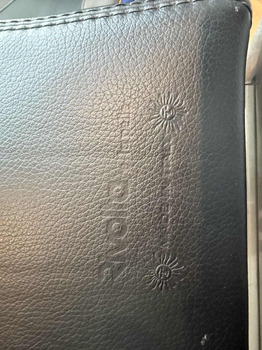 Sofas: Rivolta brand Leather Sofa and Pouf – D'occasion à Horgen par July72 2