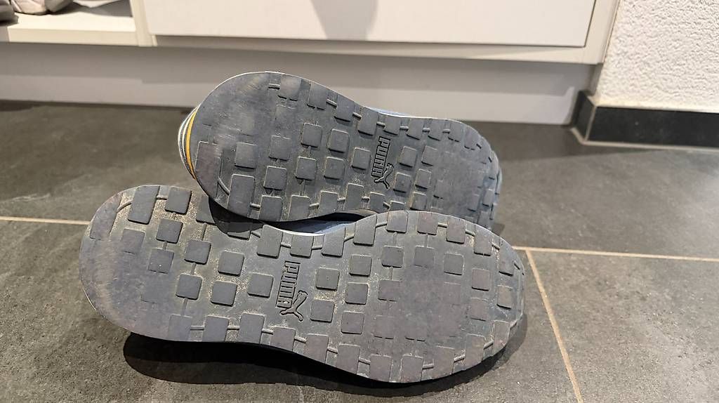 Herrenschuhe: Puma Sneaker Grösse 43 – Gebraucht aus Düdingen von Emphilly 2