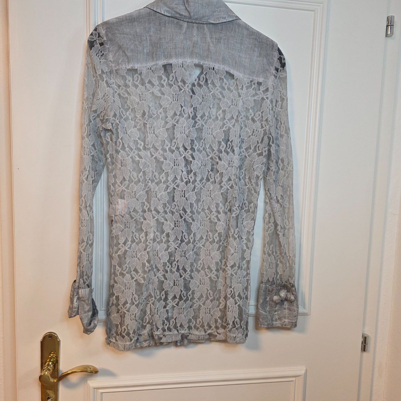 Blusen: Graue Spitzenbluse Bottega M – elegant – Gebraucht aus Wald ZH von CapLux 5