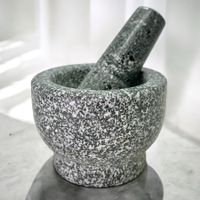 Mortier et pilon en granit