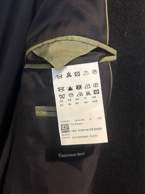 Cappotti: Hugo Boss Herrenmantel – Usato da Lyss venduto da Sakeu 3
