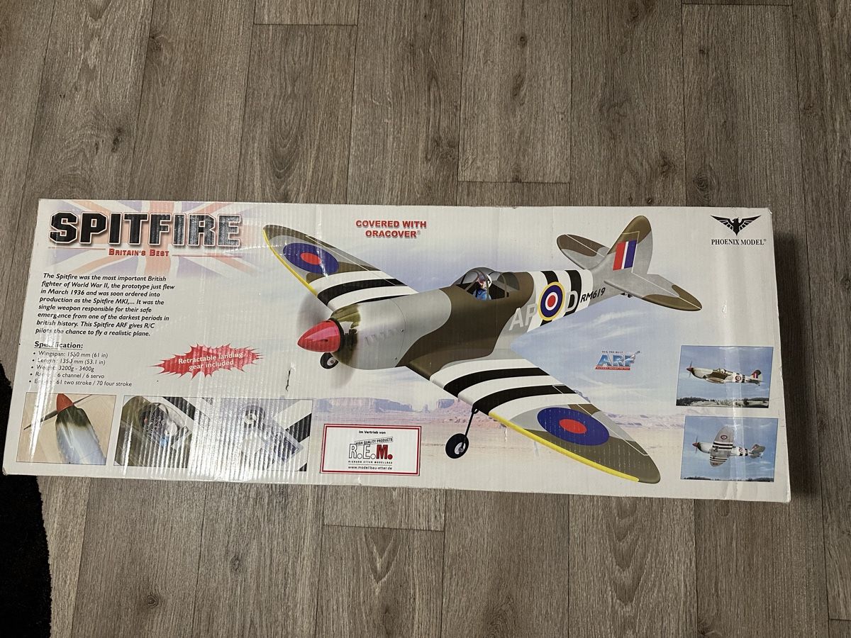 RC Modellbau: Phoenix Spitfire – Neu und originalverpackt aus Rechthalten von Cardinal6