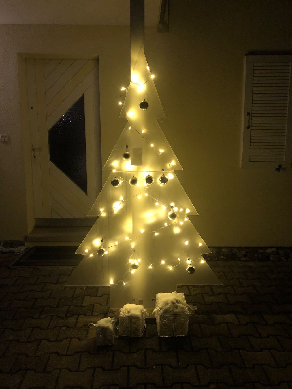 Tutte le decorazioni: Christbaum  Plexiglas Satiniert – Usato da Uttwil venduto da Mirabellablau