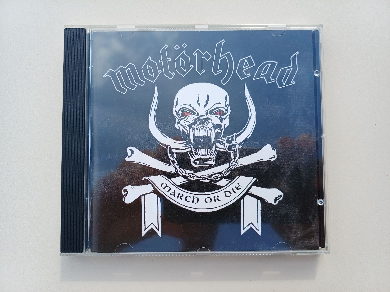 CD: Motörhead "March or Die" CD neuf – Nuovo (secondo la descrizione) da Begnins venduto da Drastic-Sound