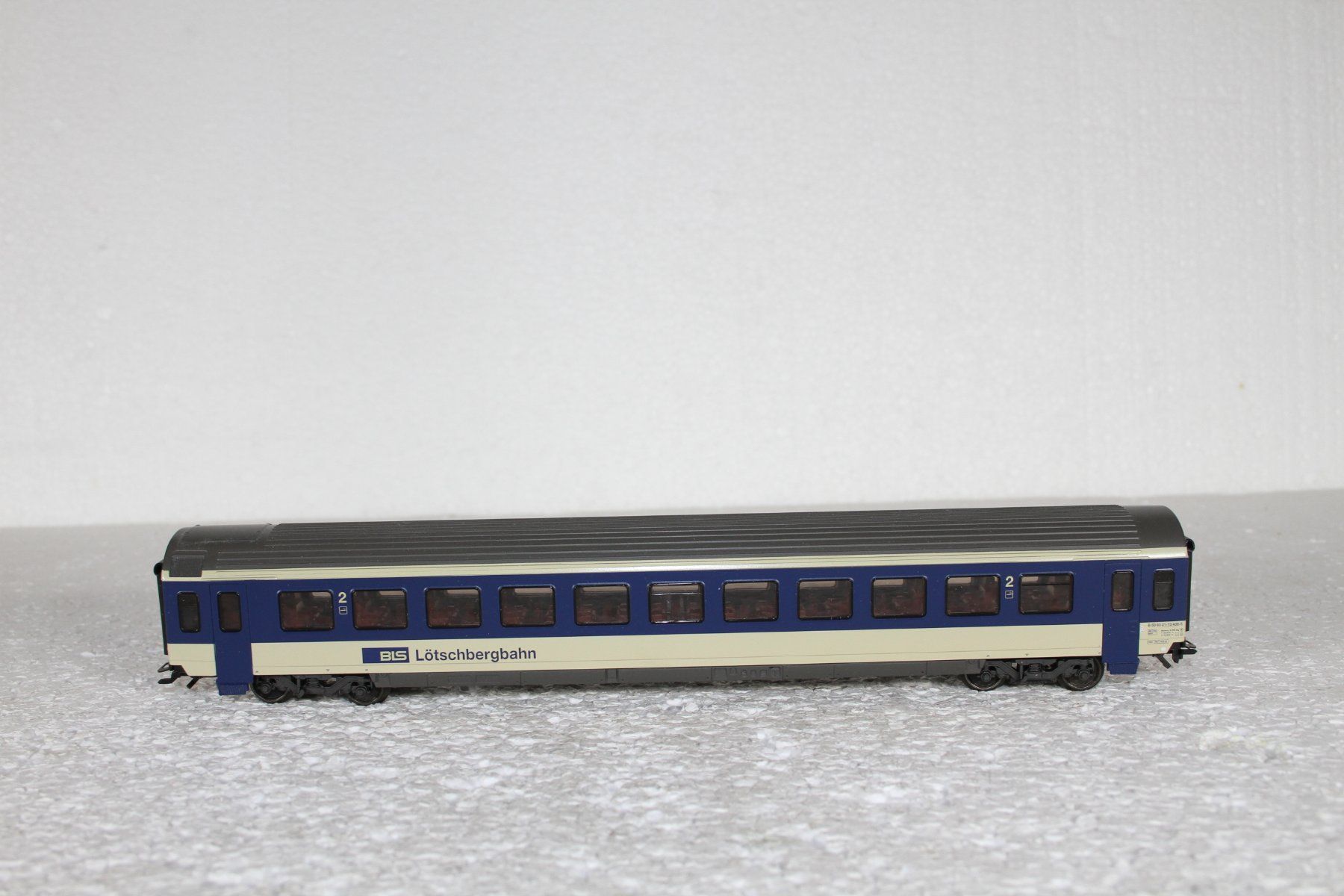 Märklin Modellini di ferrovie: Märklin 4218 BLS 2. Kl. – Usato da Triesen venduto da gleis8