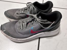 Nike Sportschuhe Grösse 39