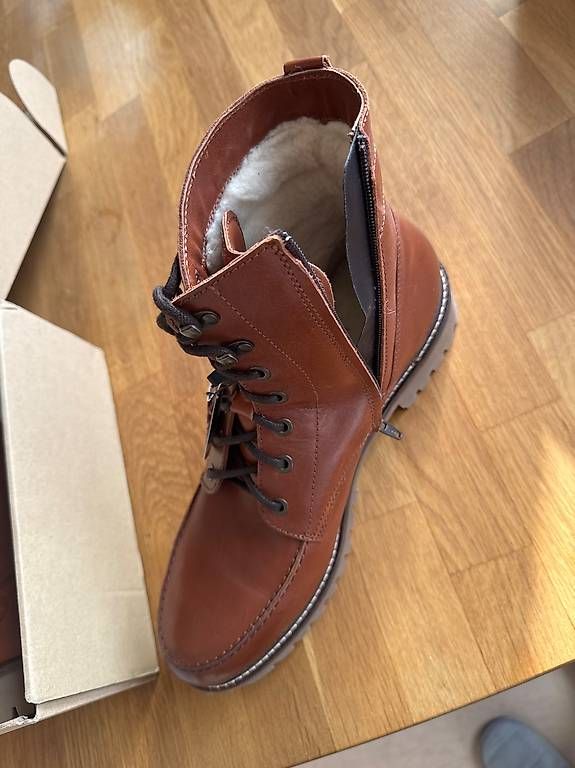 Damenschuhe: Chaussure Travelin en cuir  – Gebraucht aus Malleray von bla_wg85 1
