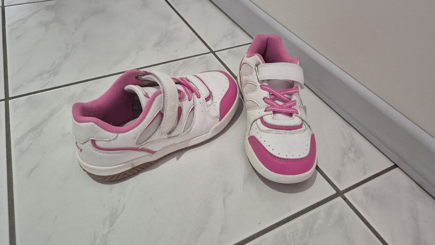Scarpe per ragazze: Hallen-Turnschuh Grösse 34 – Usato da Rain venduto da Bienchen86 1