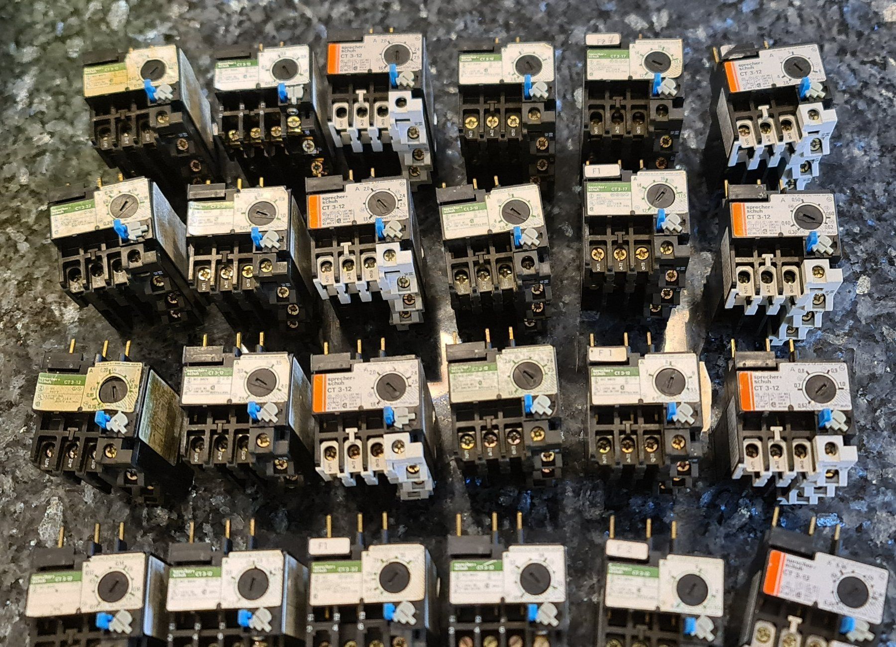 Schalter: Diverse Elektromaterial – Gebraucht aus Uerkheim von Justi.y