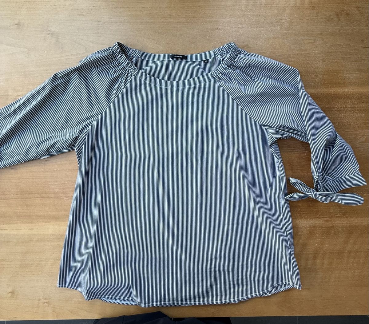 Opus Camicette: Opus Bluse gestreift dunkelgrau weiss  – Usato da Oberglatt ZH venduto da kaishu 2