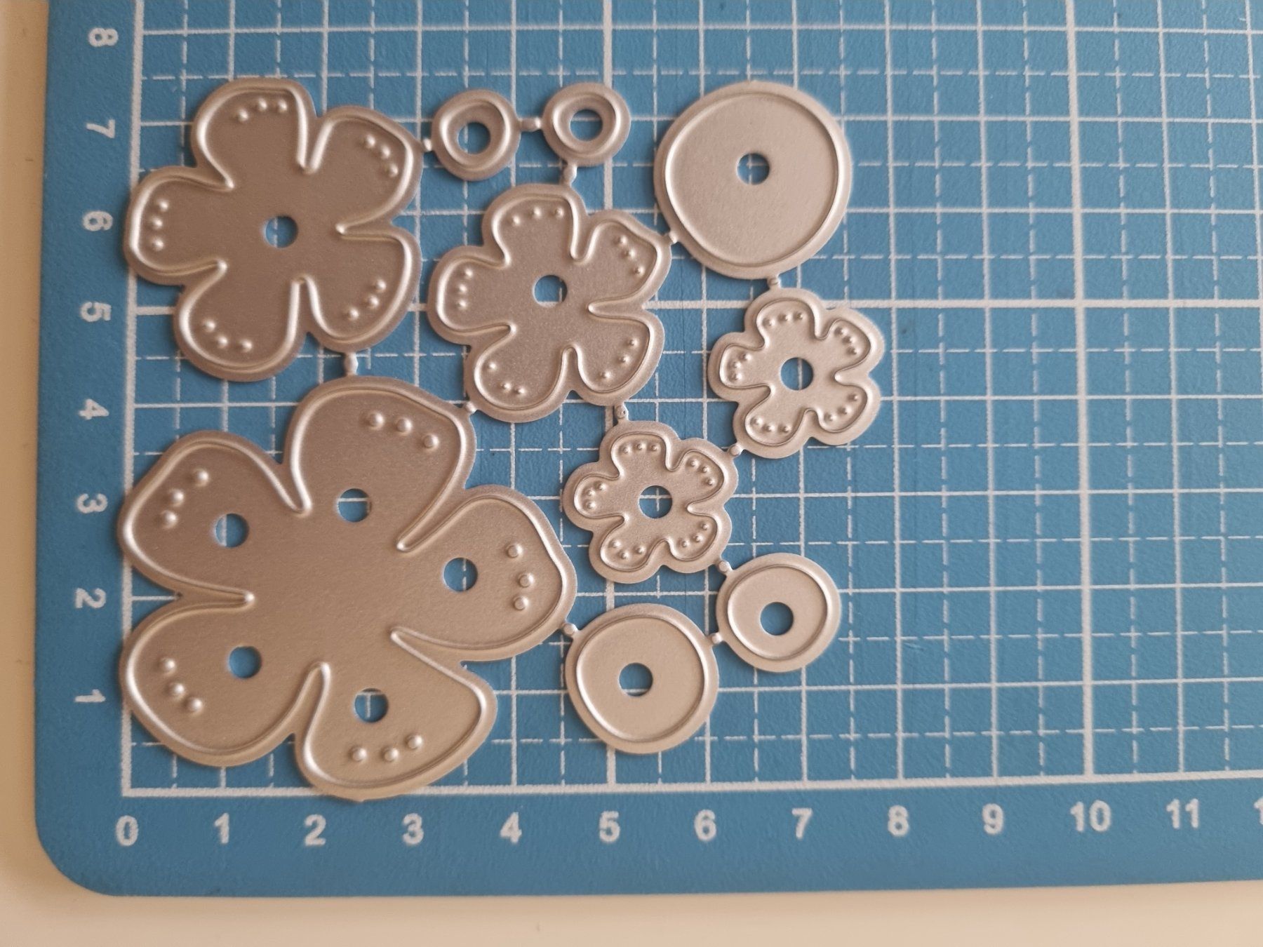 Schablonen: Stanzschablone Nr.163, Blumen (Sizzix geeignet) – Neu und originalverpackt aus Gretzenbach von Fliegepilz56 1