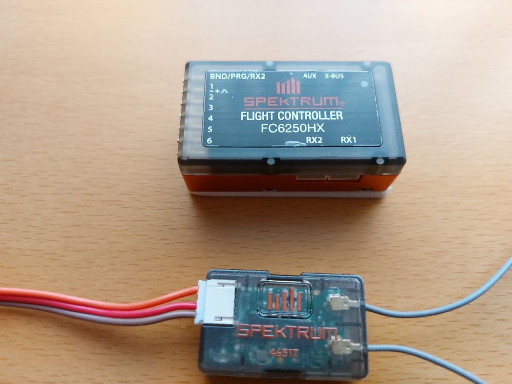 Gyro Flybarless + Récepteur Spektrum FC6250HX