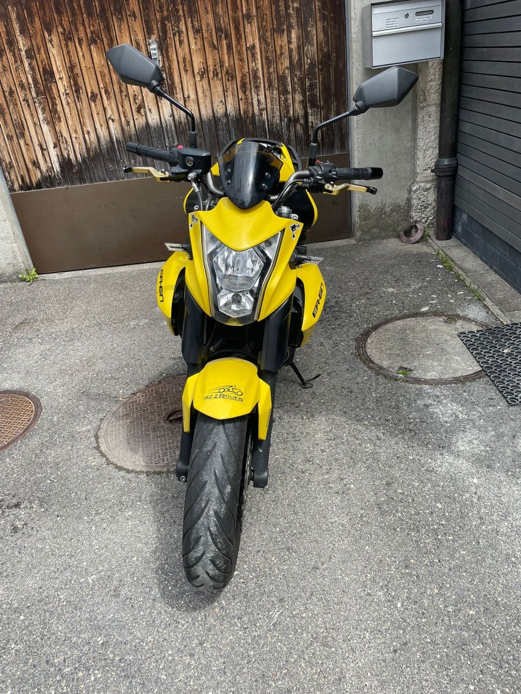 Kawasaki Strada: KAWASAKI ER6N – Usato da le locle venduto da yas_v5rs