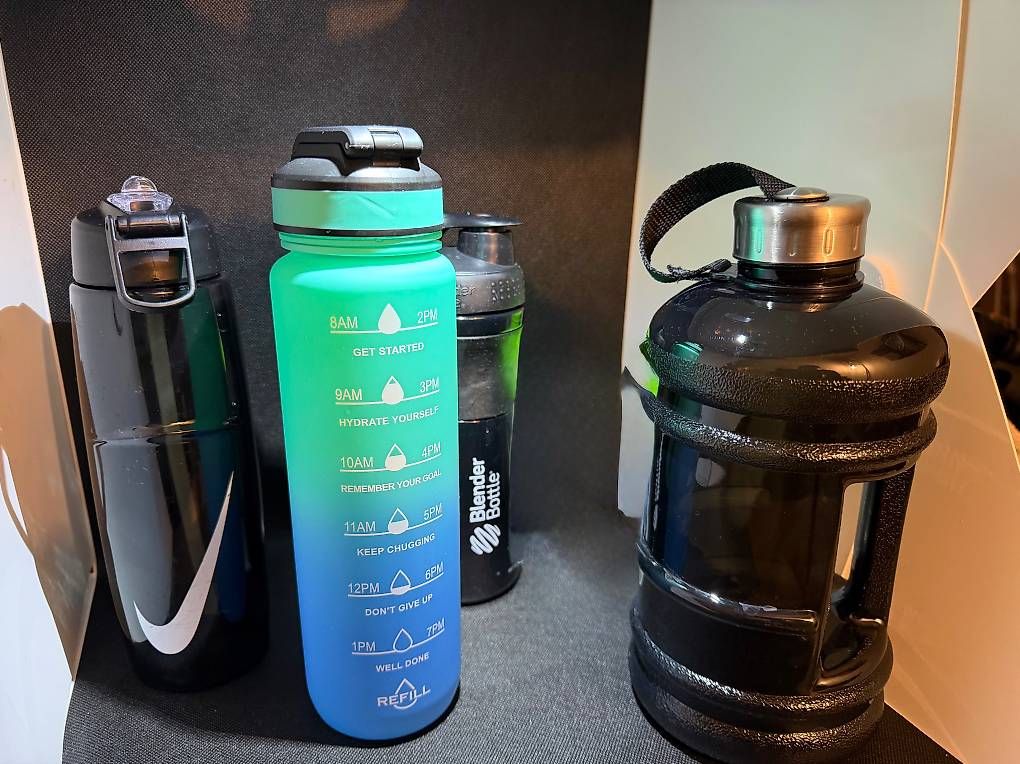 Gourdes & Thermos: Trinkflaschen Set zu verkaufen – D'occasion à Winkel par Sergiom 1