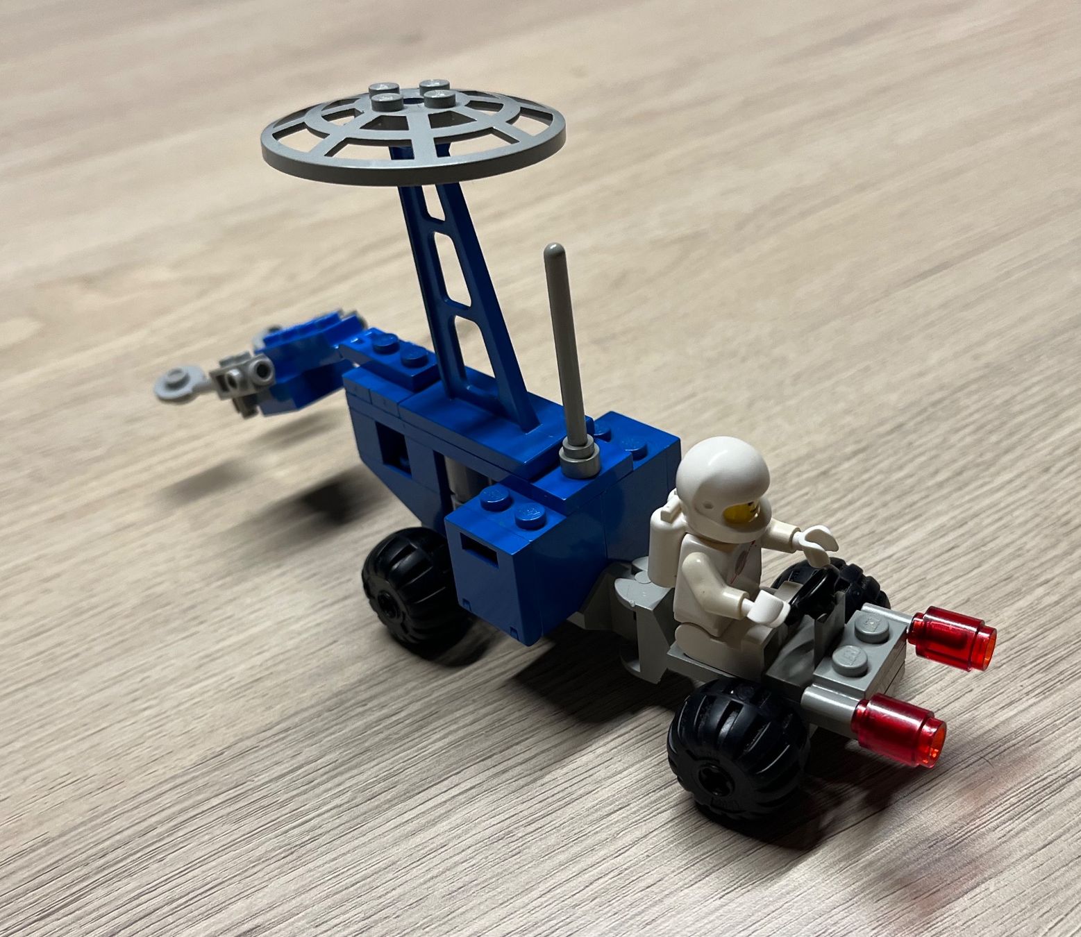 Lego Kit di costruzioni: Légo 6844 "Explorer vehicle" VINTAGE complet + Manuel – Usato da Courgenay venduto da Kolfree 1