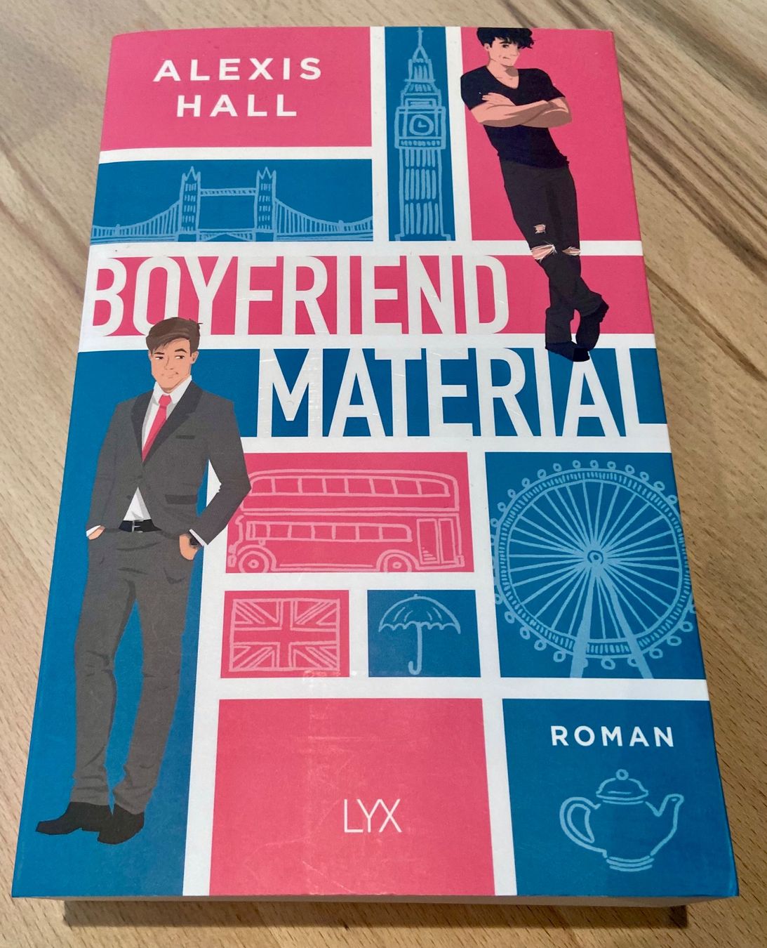 Libri: Alexis Hall Boyfriend Material-Taschenbuch – Nuovo (secondo la descrizione) da Widnau venduto da Imani 1