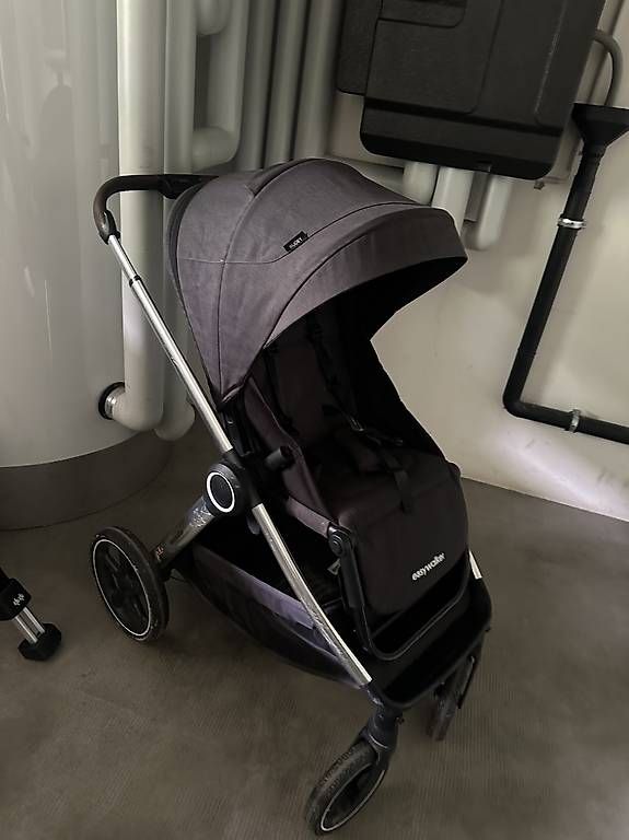 Carrozzine: Neuwertiger Easywalker Kinderwagen + Babyschale – Usato da Basel venduto da irm_kbw8