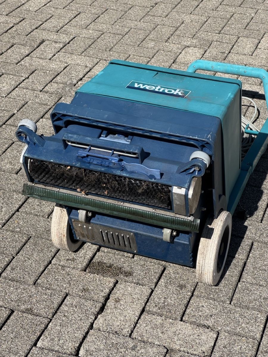 Wetrok Tutte le macchine: Wetrok Scheuersaugmaschine - Defekt – Difettoso da Lausen venduto da D0M0L0 1