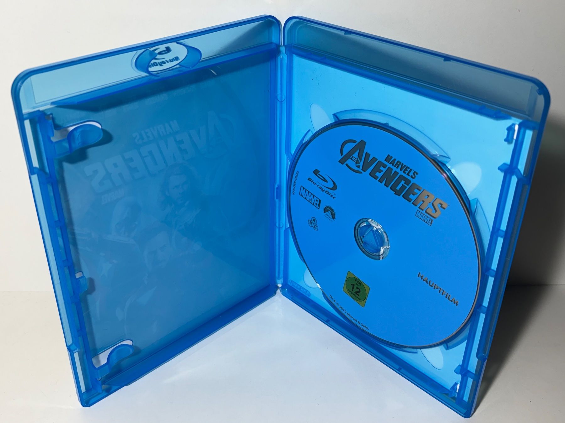 Tous les DVDs: Marvel's - The Avengers Blu Ray – D'occasion à Wilderswil par Sstriker 2