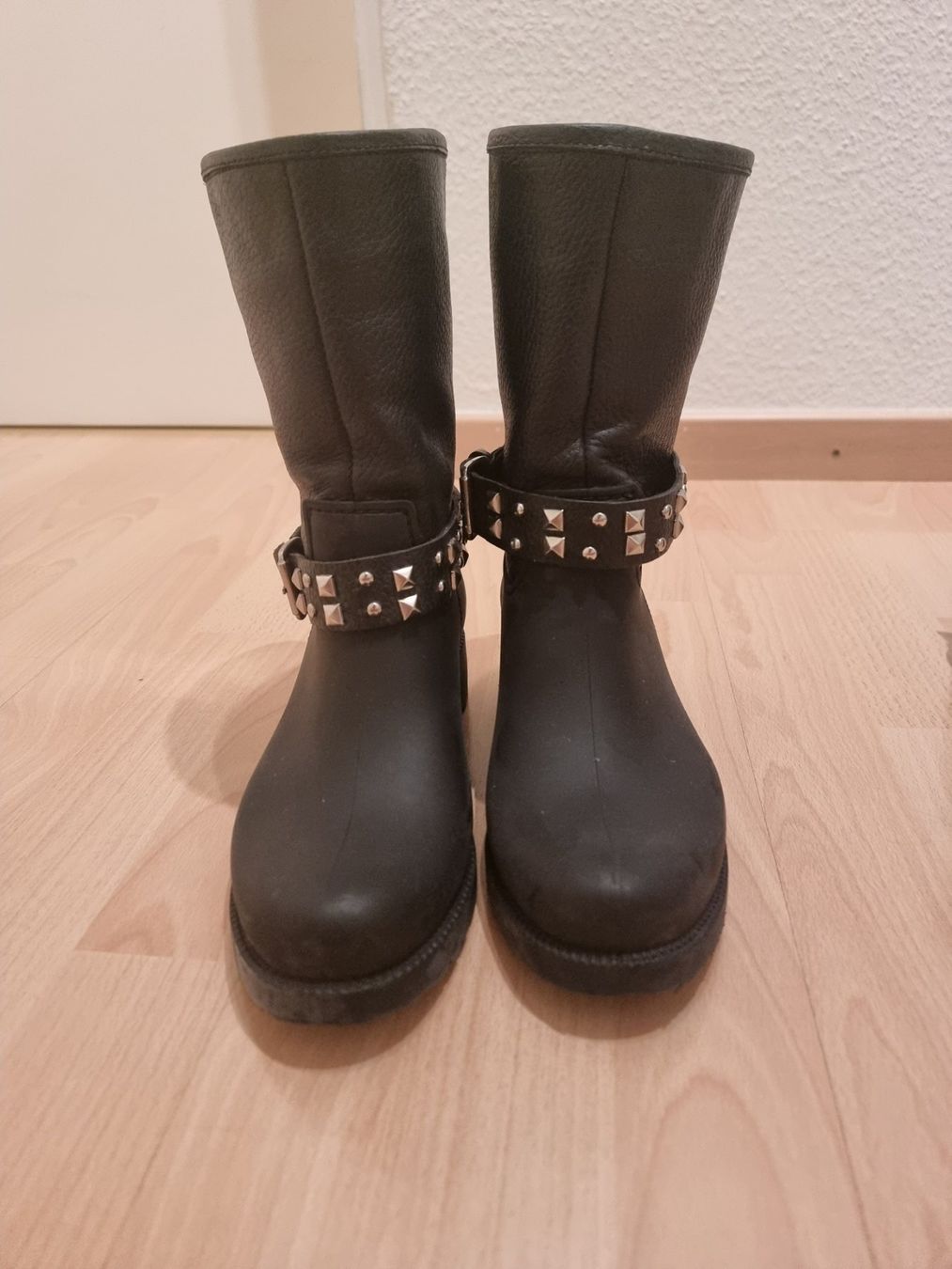 Scarpe da donna: Gummistiefel – Usato da Affoltern am Albis venduto da Ebruli89