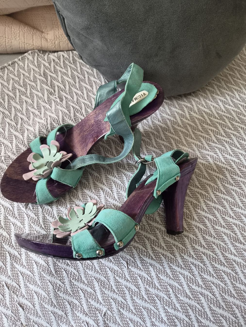 Vic Matié Scarpe da donna: Vicmatie raffinierte Sandale Gr. 37 – Usato da Frenkendorf venduto da Moon111 1