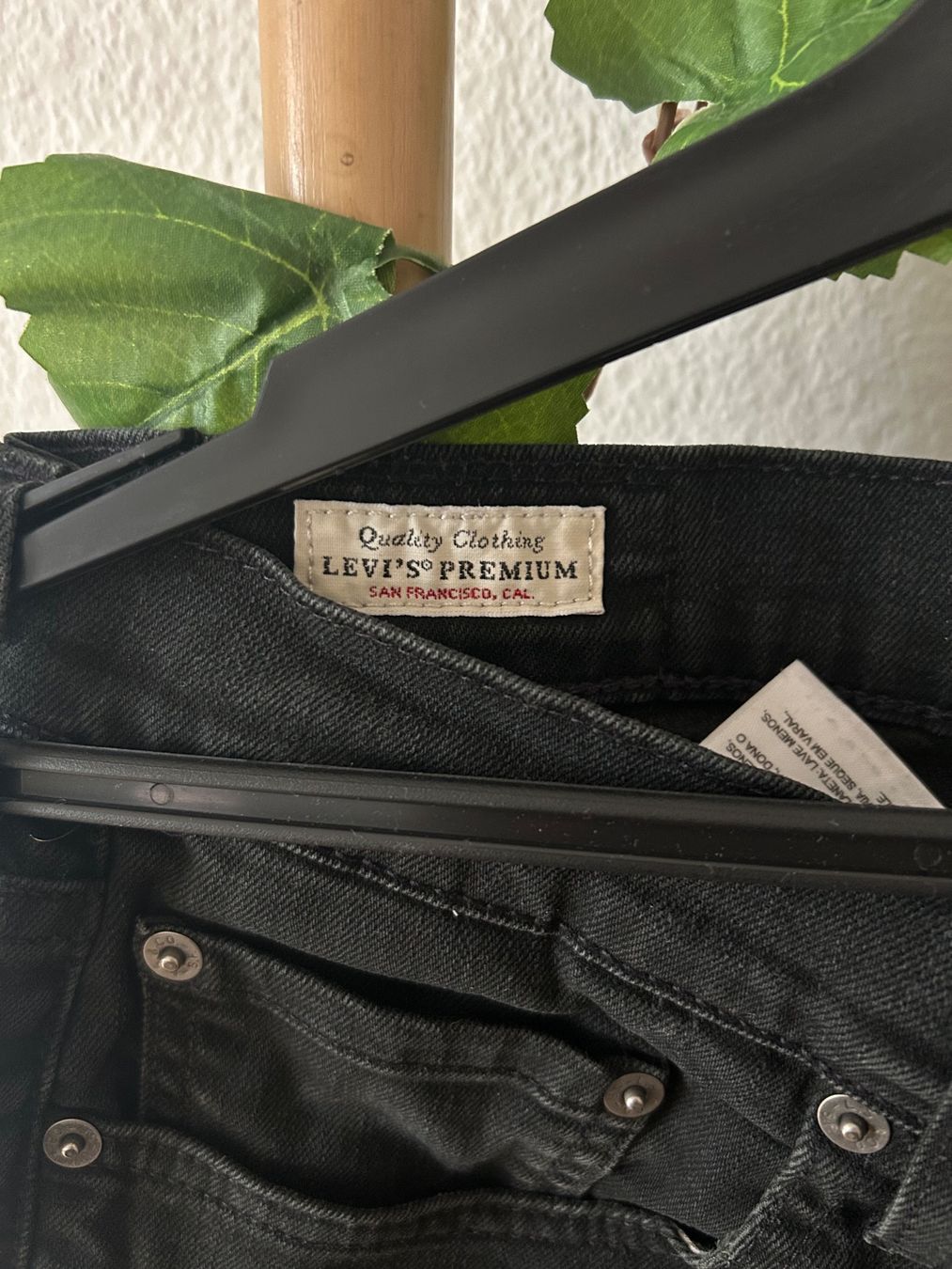 Levi's Jeans: Levi's Premium 512, Noir, Taille W32 L32 – Gebraucht aus Lausanne von dre_th8k 1