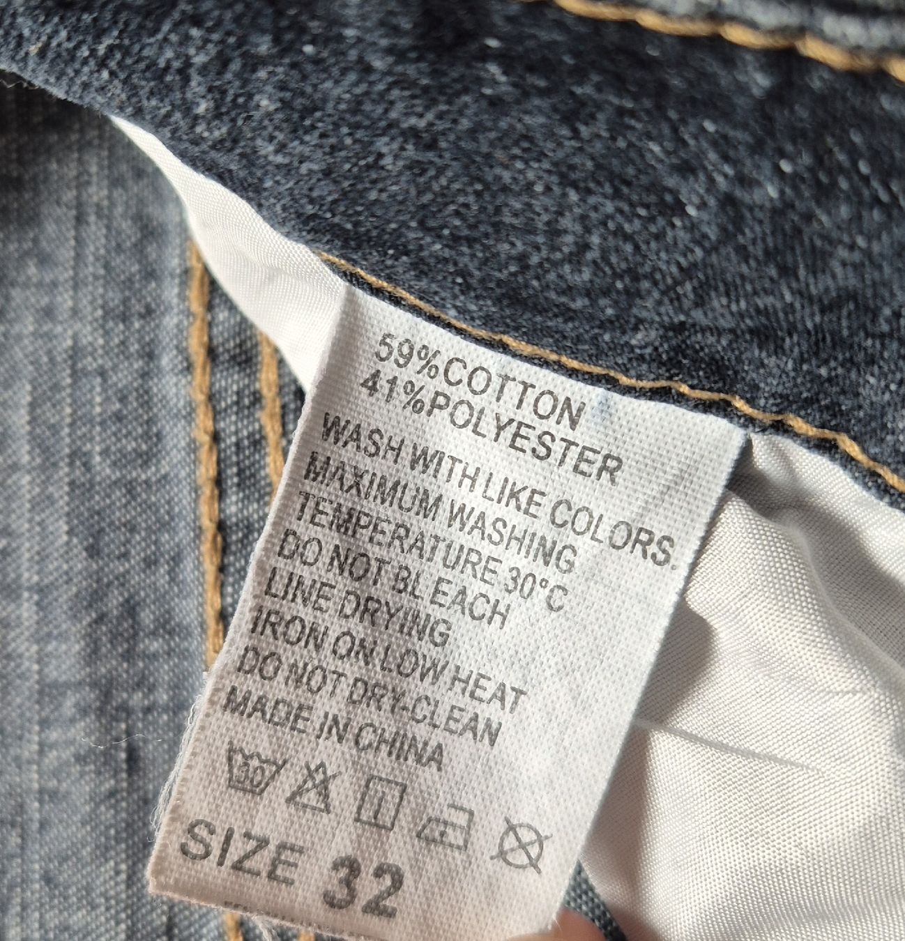 Jeans: Dunkle Jeans (Gr. 32) – Usato da Gams venduto da tischi97 2
