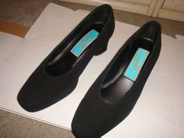 elegante schwarze Pumps Gr. 38 6cm Absatz