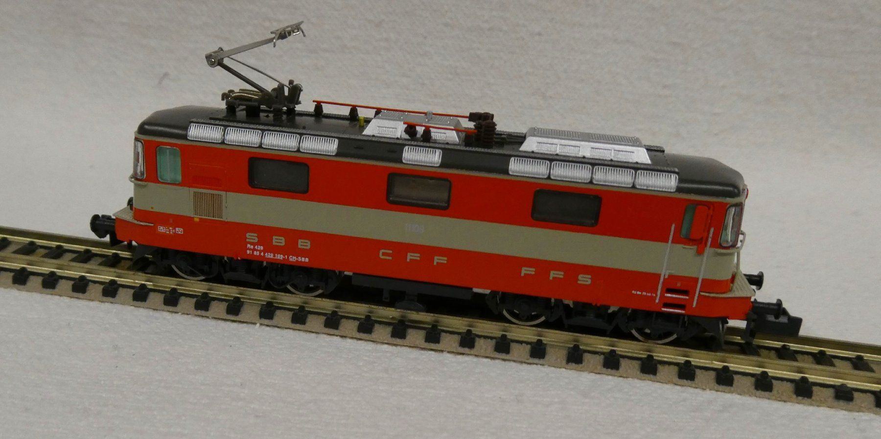Hobbytrain Trains électriques: Re 4/4  Lok Analog – Neuf (Voir description) à Rupperswil par Ropi03
