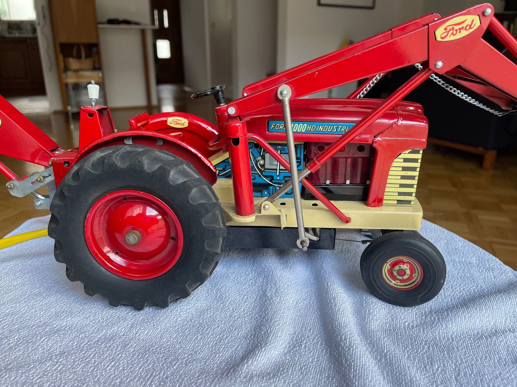 Giocattoli: Ford Industrial Tractor Diesel 4000 – Usato da Zell ZH venduto da pascho01 4
