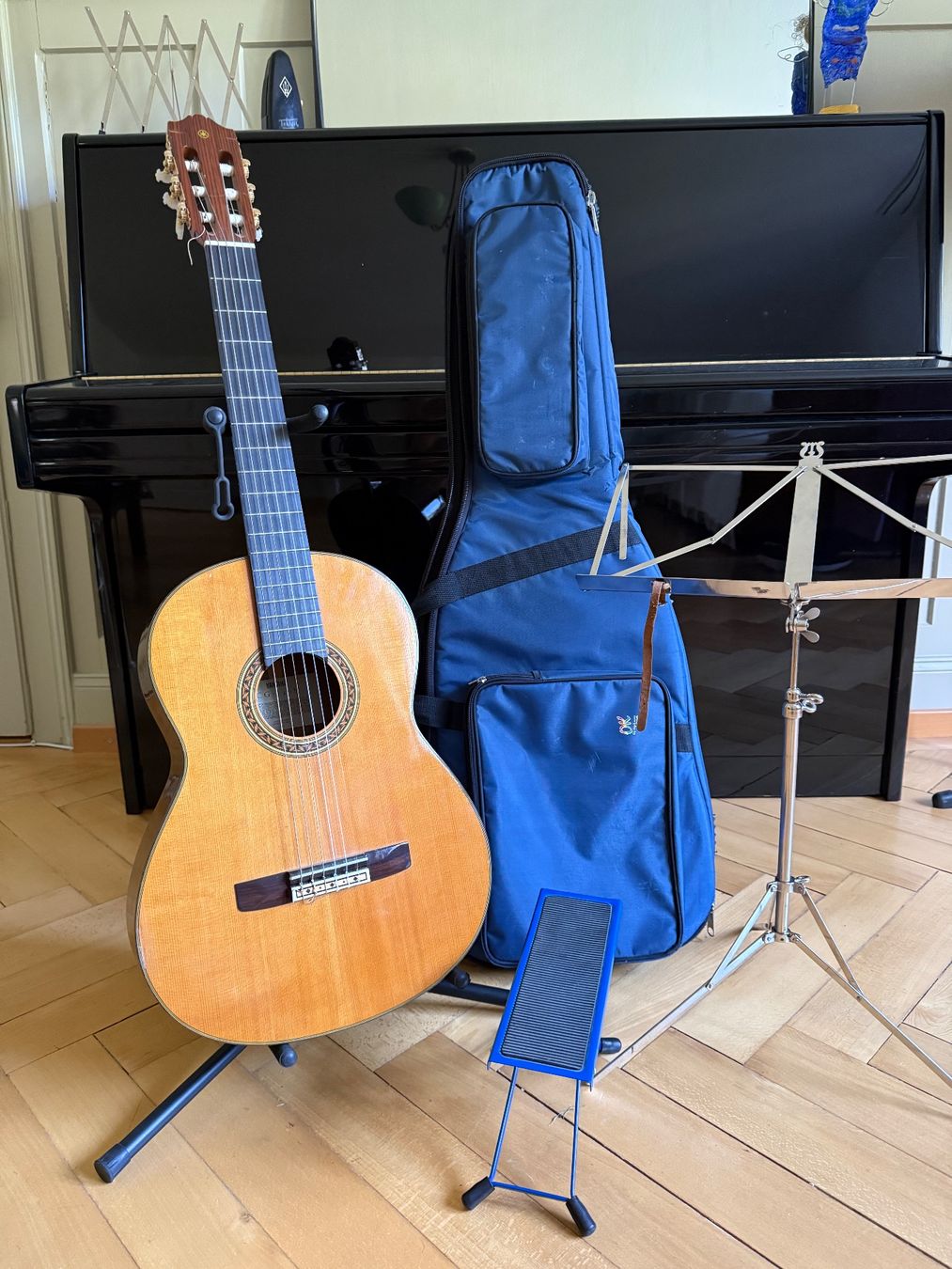 Yamaha Instruments de musique: Yamaha CG- 15OS Konzertgitarre Set – D'occasion à St. Gallen par sommona