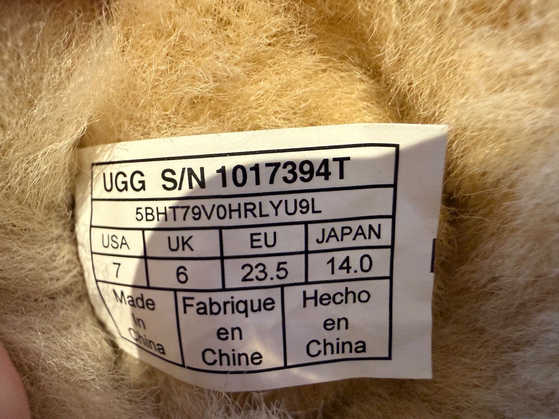 Ugg Chaussures garçon: UGG enfant – Neuf (Voir description) à Avully par MAXI_PLANE 3