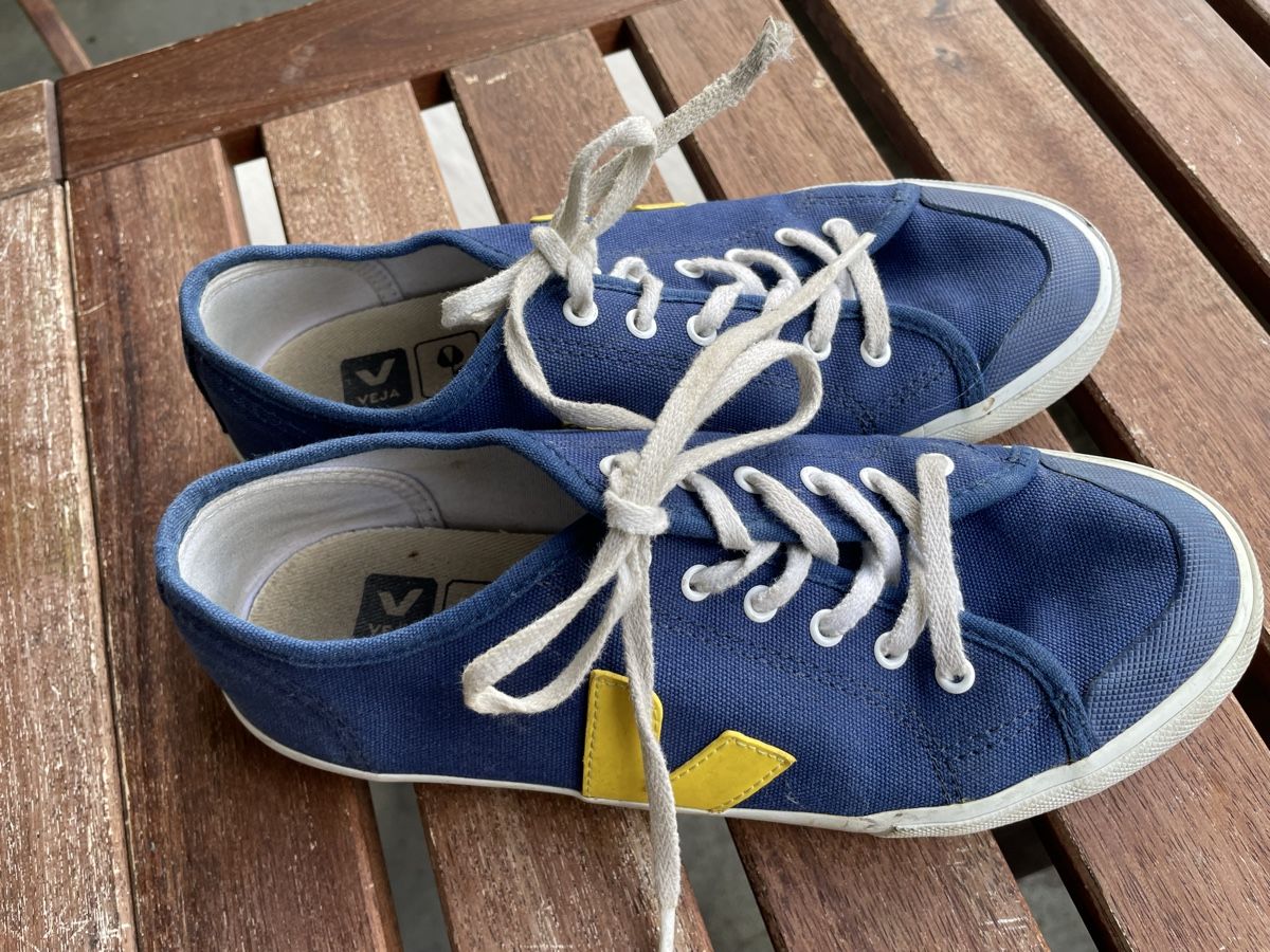 Veja Schuhe für Jungen: Veja Stoffschuhe Gr.37 Blau Gelb – Gebraucht aus Bern von brup