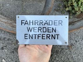 Antik Emailleschild Fahrräder werden entfernt Verbotsschild