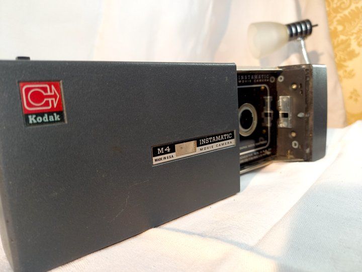 Videocamere: Kodak M-4 instamatic caméra 8mm Vintage – Usato da Ponts-de-Martel venduto da Henri-Louis 7