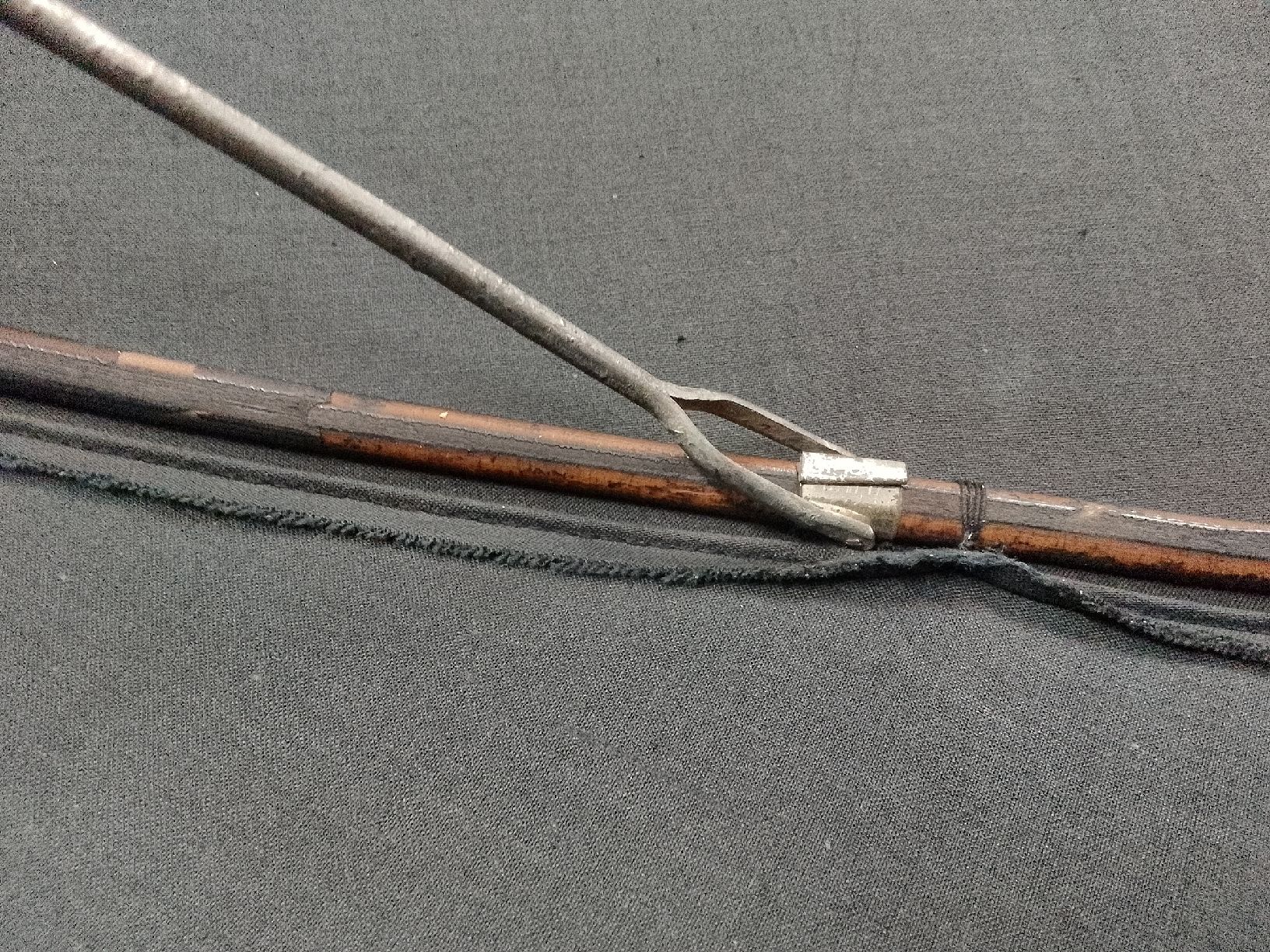 Ombrelli: Regenschirm schwarz mit Holzgriff, alt – Usato da Trubschachen venduto da Caddy8 5