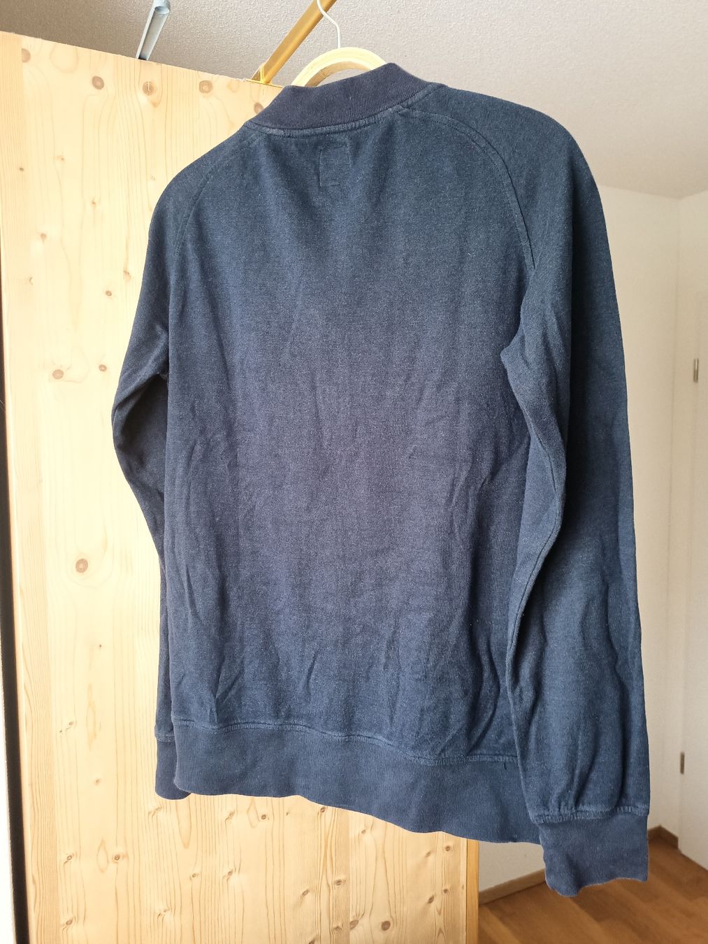 Maglioni & Felpe: Pullover mit Reissverschluss, Grösse S – Usato da Huttwil venduto da dinu1984 1