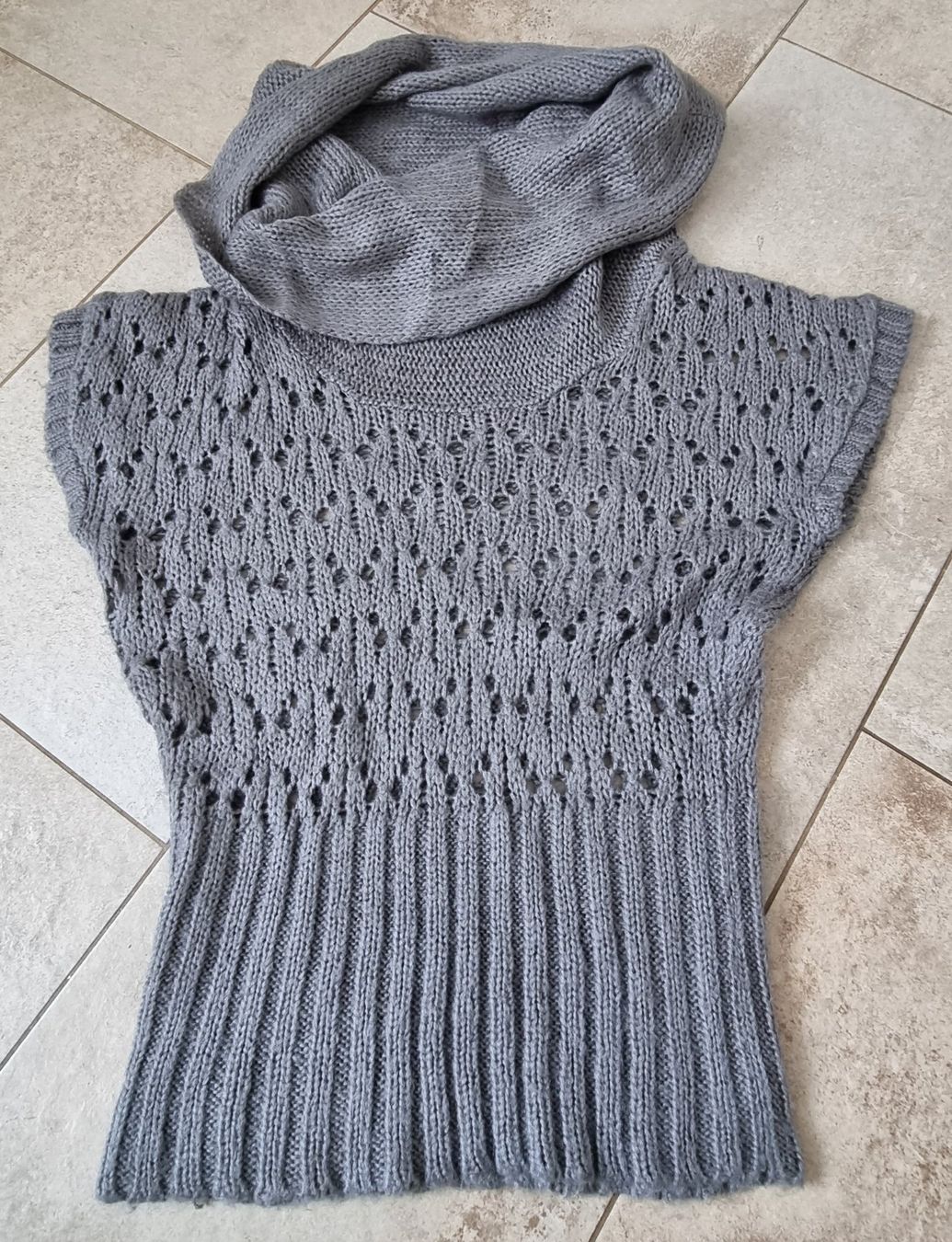 Lotti di vestiti: Tolles Kleiderpaket gr.36 – Usato da Grossdietwil venduto da GNOM313 1