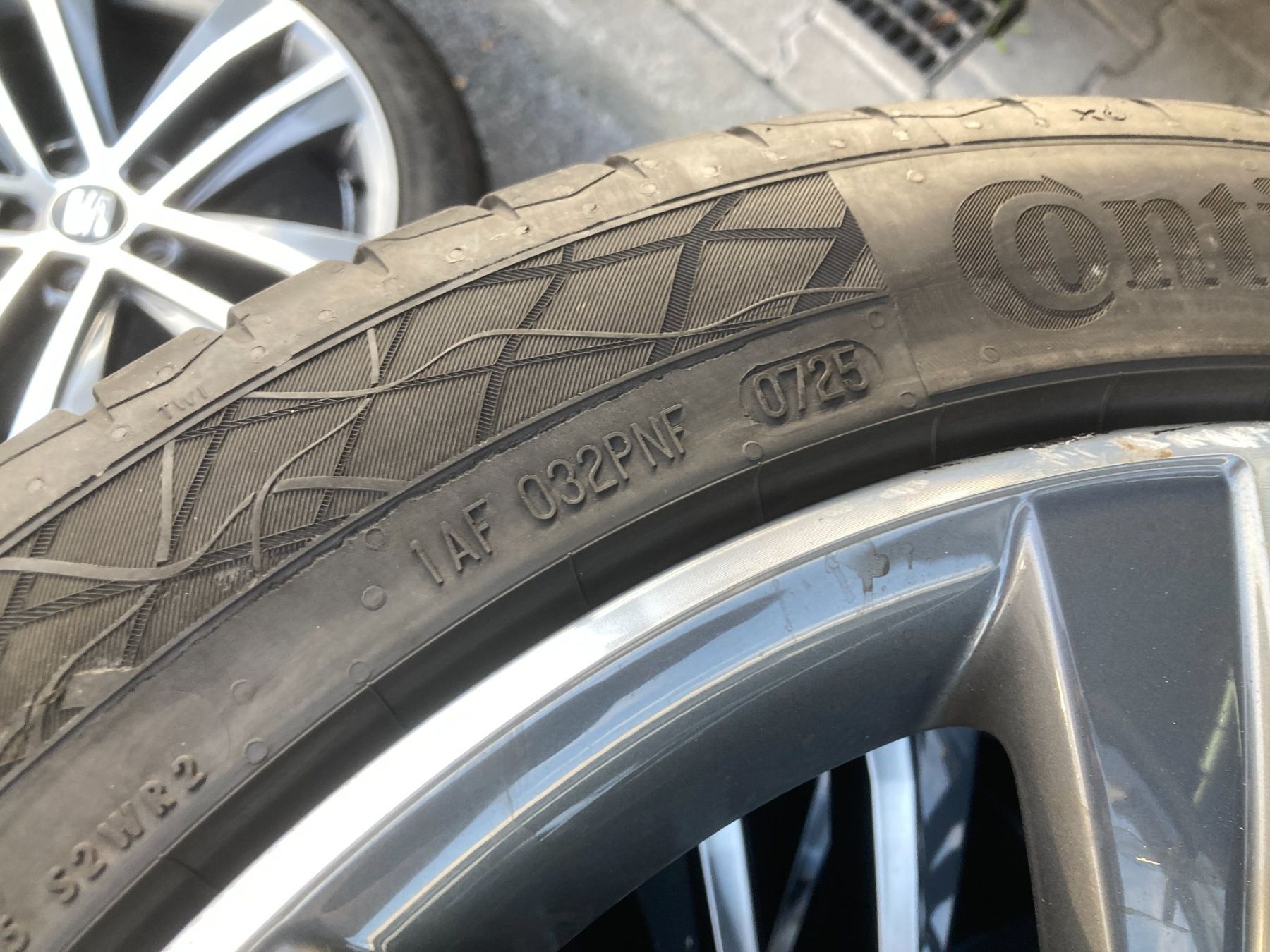 Seat Pneus & Kompletträder: Seat Alhambra Sommerräder  225/45R18 Continental / Pirelli – Gebraucht aus Cham von Cham6332 7