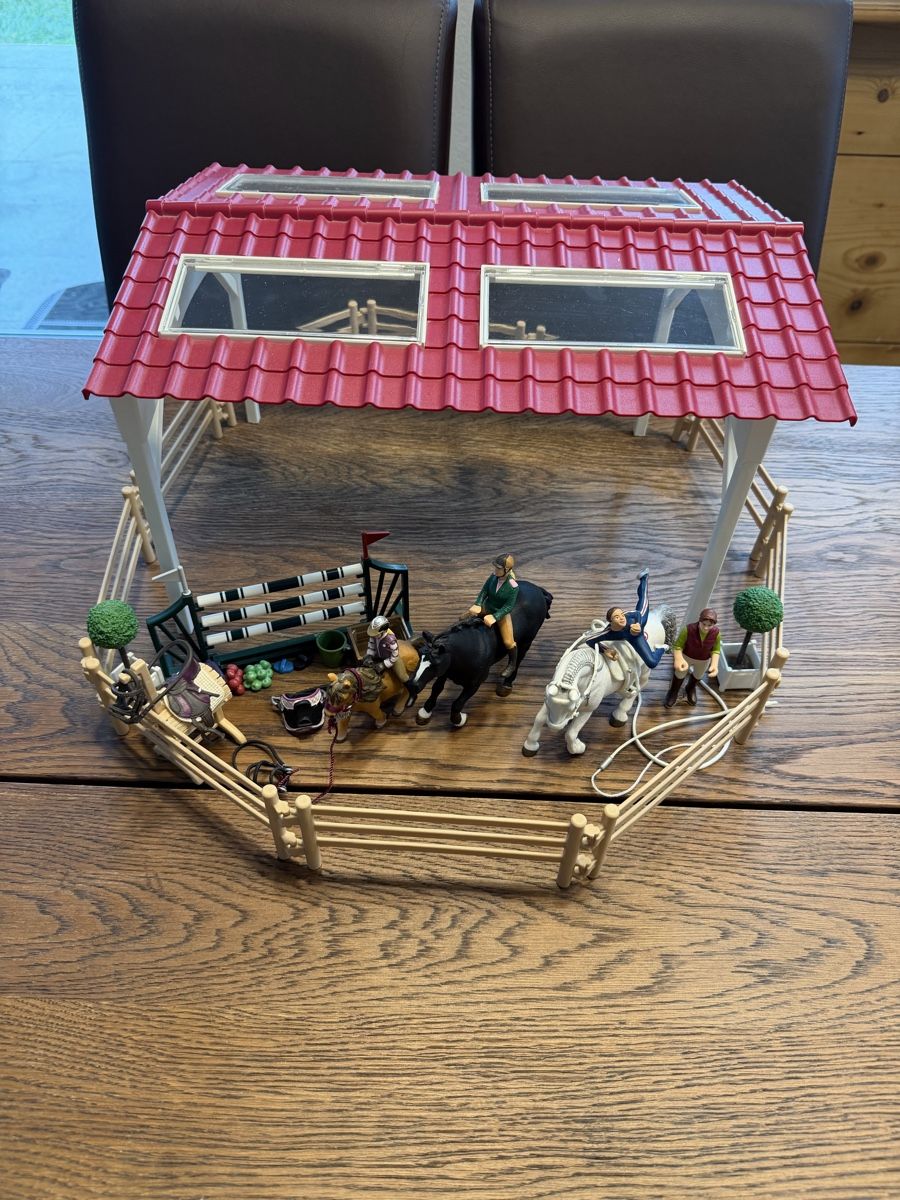 Schleich Spielzeuge: Schleich Reitschule – Gebraucht aus Auw von grisu81