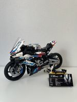 AB 1.- LEGO Technic BMW Motorrad M 1000 RR