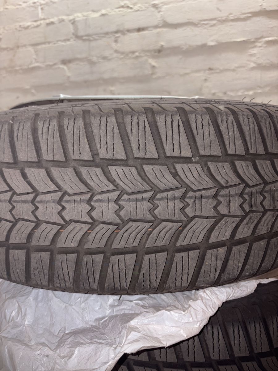 Ford Cerchioni: Winterreifen R16 mit Felgen, passend für Ford. – Usato da Weinfelden venduto da rev_h9mv 1