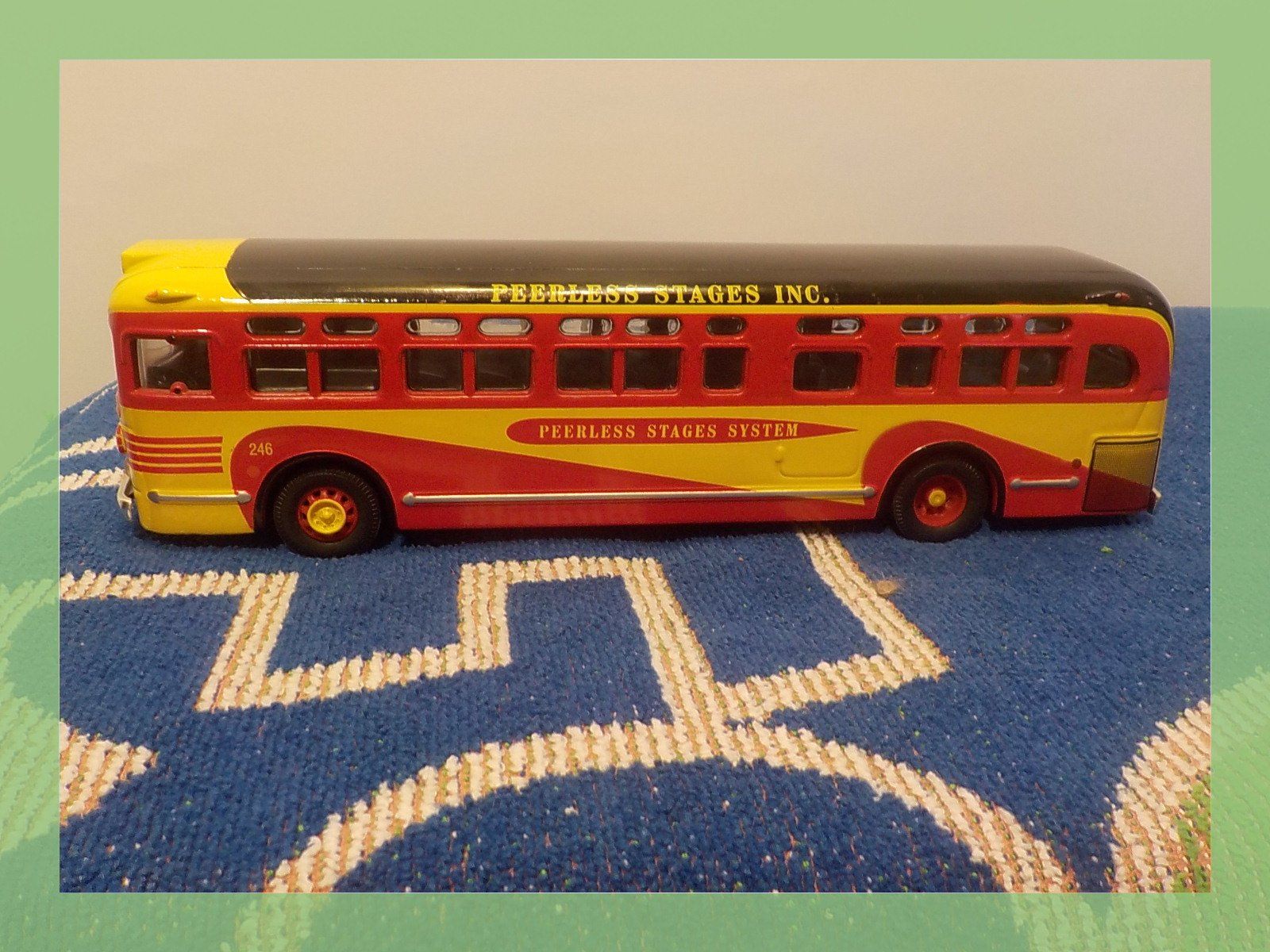 Corgi Toys Modellbausätze & Standmodelle: Modellbus Peerless Stages Inc. San Jose – Gebraucht aus Bülach von Freieck 2