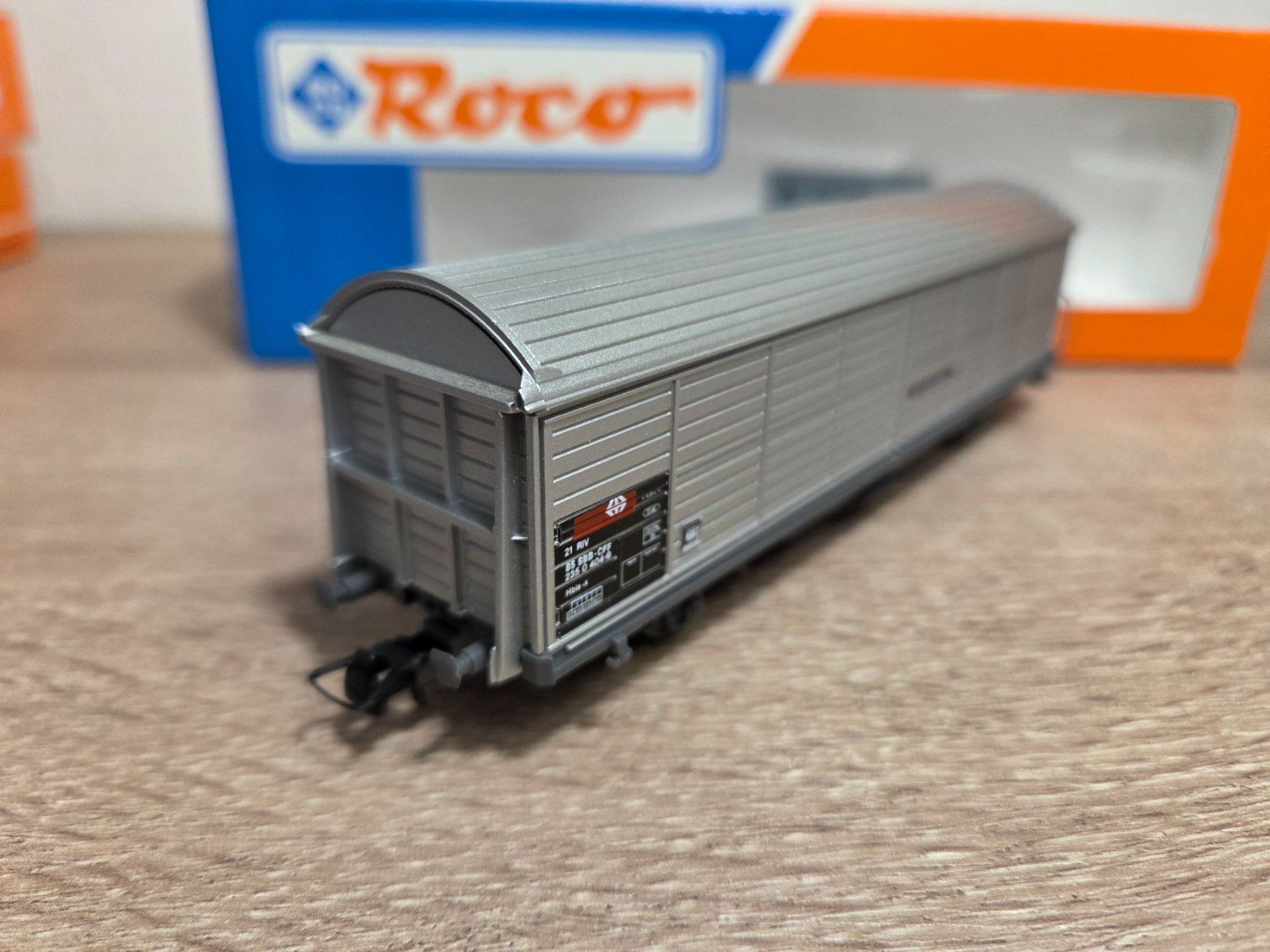 Roco Modellini di ferrovie: Roco 46171 Güterwagen SBB H0 – Nuovo e nell'imballaggio originale da St-Aubin-Sauges venduto da Lo_Go 2