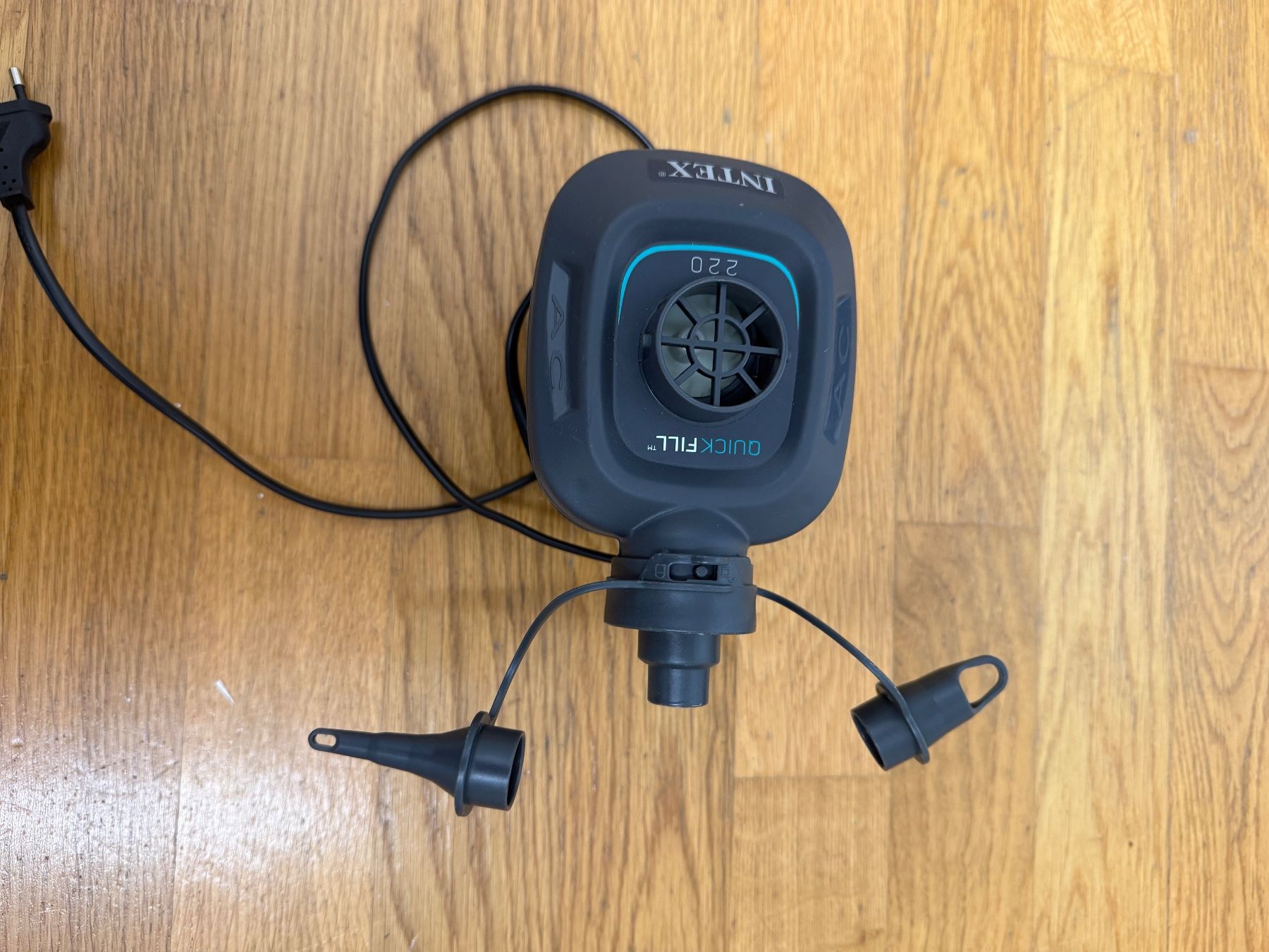 Intex Pompes et pièces: Intex Luftpumpe – D'occasion à Luzern par nadindle