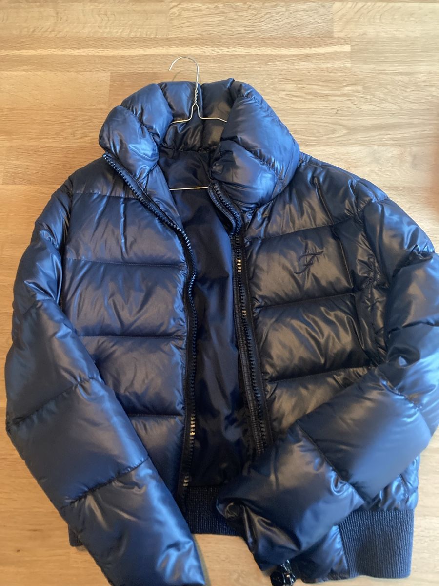 Fay Jacken: Fay down jacket – Gebraucht aus Zürich von Lau_b5gv