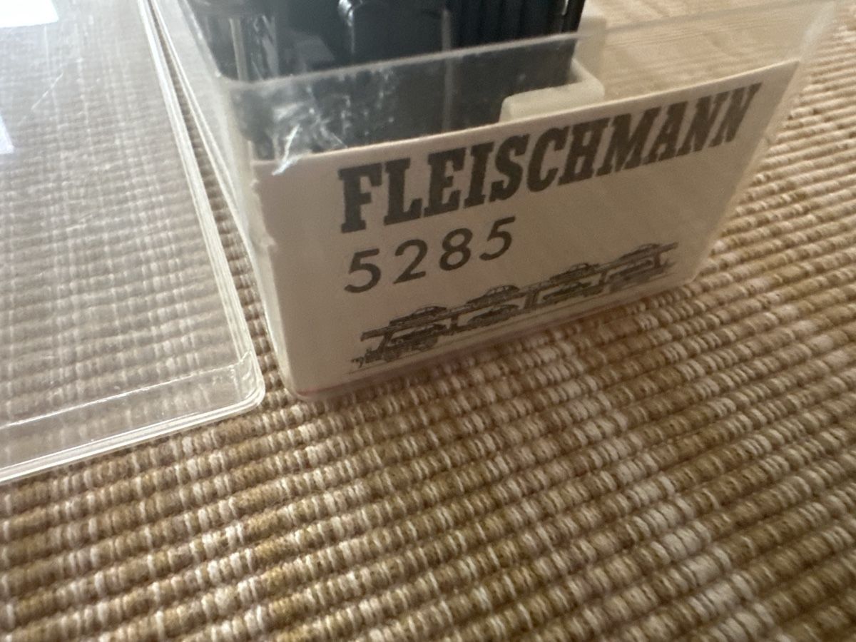 Fleischmann Modelleisenbahnen: Fleischmann H0 Autotransporter ab 9.- – Gebraucht aus Sennwald von HARO-Import 1