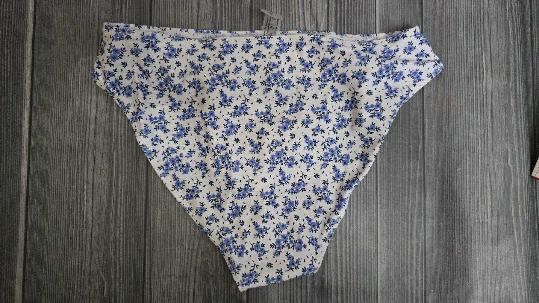 Costumi da bagno & Bikini: Bikini Set - M - Blumen-Print 👙 – Nuovo (secondo la descrizione) da Thalwil venduto da VitaMini 5