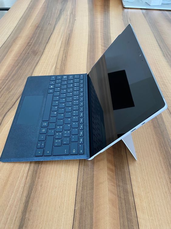 Microsoft Surface Pro 5. gen | Kaufen auf Ricardo