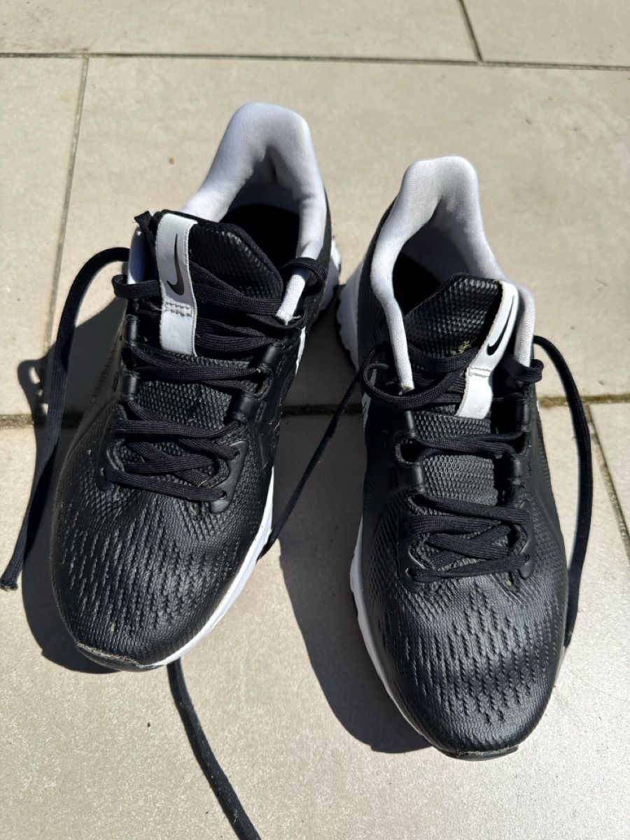 Nike Scarpe per ragazzi: Nike React Golfschuhe, Gr. 36, Guter Zustand! – Usato da zollikon venduto da loewentipp